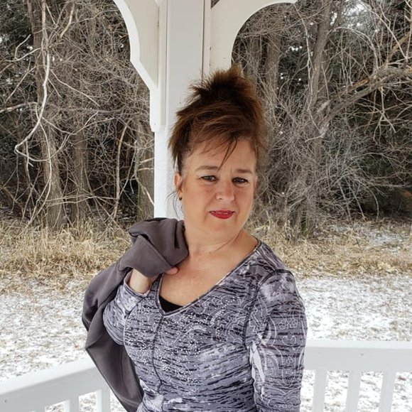 Meet your Posher, Theresa - Picture 1 of 1